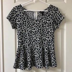 🌷3 for$25🌷Seductions, US M, Beige Black & Grey Leopard Short Sleeve Peplum Top